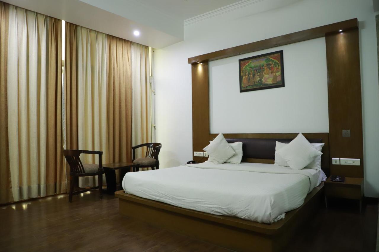 Hotel Parth Inn Ghaziabad Exterior foto