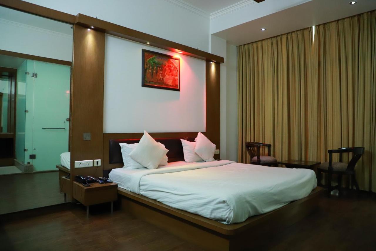 Hotel Parth Inn Ghaziabad Exterior foto