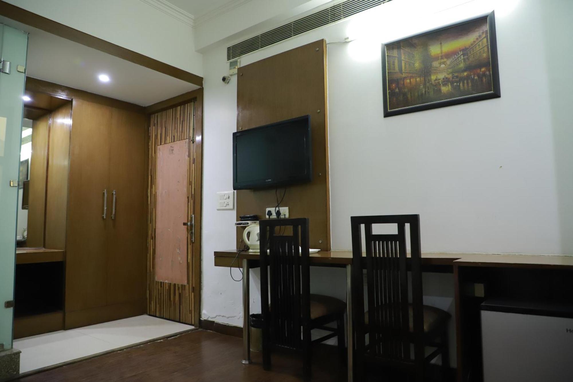 Hotel Parth Inn Ghaziabad Exterior foto