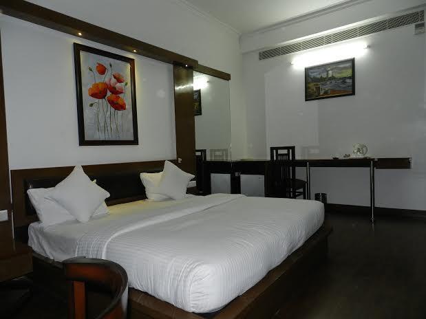 Hotel Parth Inn Ghaziabad Exterior foto